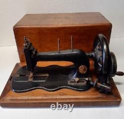 1874 Singer New Family 12 hand crank Sewing Machine with wooden case