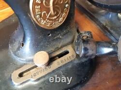 1874 Singer New Family 12 hand crank Sewing Machine with wooden case