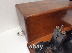 1874 Singer New Family 12 hand crank Sewing Machine with wooden case