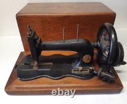 1874 Singer New Family 12 hand crank Sewing Machine with wooden case