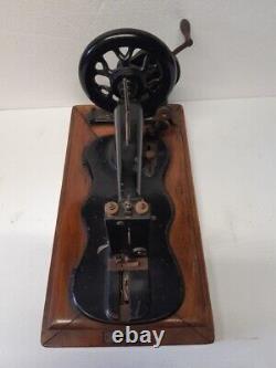 1874 Singer New Family 12 hand crank Sewing Machine with wooden case