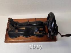 1874 Singer New Family 12 hand crank Sewing Machine with wooden case