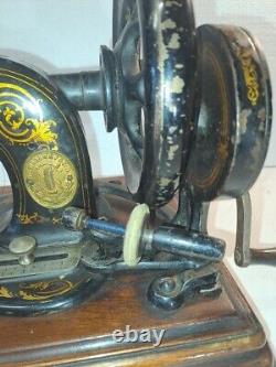 1881 Singer 12 K Acanthus Leaves decal sewing machine in wooden case