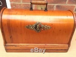 1885 Antique Singer 12K New Family Fiddlebase with Acanthus decals