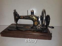 1889 Singer 12 K Acanthus Leaves decal sewing machine in wooden case