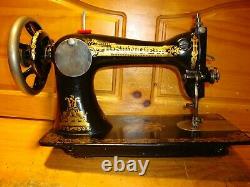 1900 Antique Singer Sewing Machine Head Model 15 Sphinx, Serviced