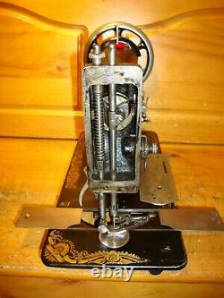 1900 Antique Singer Sewing Machine Head Model 27 Sphinx, Serviced