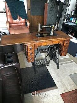 1900's Vintage Singer Original Treadle Sewing Table With Sewing Machine
