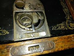 1900'ssinger Hand Crank Sewing Machine
