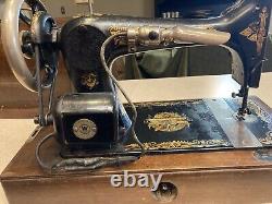 1901 Singer Sphinx Sewing Machine with Case And a Lot of Original Accessories