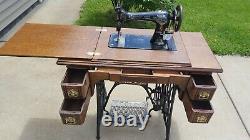 1902 Singer Treadle Sewing Machine