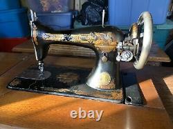1902 Singer Treadle Sewing Machine with Cabinet K385670