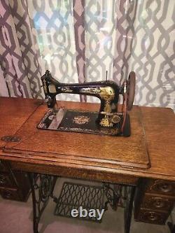 1904 Antique Singer Sewing Machine Model 27-4 Sphinx Treadle # K42663