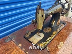 1904 Singer B1351954 Sewing Machine with Cast Iron Treadle Desk Antique Rare