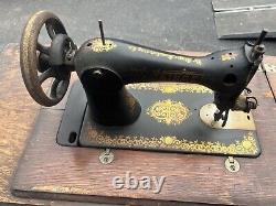 1904 Singer B1351954 Sewing Machine with Cast Iron Treadle Desk Antique Rare