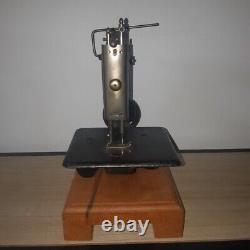 1906 Singer 24-7 original no decal Industrial sewing machine