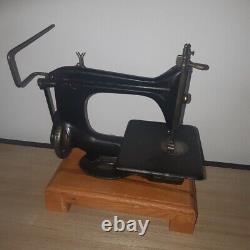 1906 Singer 24-7 original no decal Industrial sewing machine