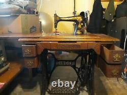 1907 Antique Singer Sewing Machine