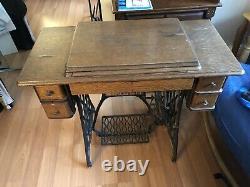 1907 treadle-operated Singer sewing machine USED