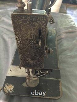 1908 Singer Treadle Sewing Machine Antique & All Hinges And Spring Hardware