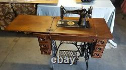 1909 Singer Treadle Sewing Machine. Model 66 With 7 Drawers. Very Ornate