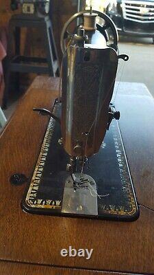 1909 Singer Treadle Sewing Machine. Model 66 With 7 Drawers. Very Ornate