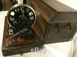 1909 Vintage Singer 28K Handcrank Sewing Machine, vintage quilting sewing