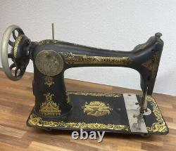 1910/11 Singer No. 127 Sphinx Treadle Sewing Machine G5280370 With Accessories