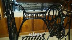 1910 Antique Red-Eye SINGER Sewing Machine & Wood/Iron Table Cabinet G8148002