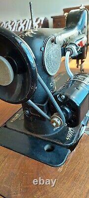 1910 Antique Singer 66 Redeye Sewing Machine in Cabinet VTG Collectors Model