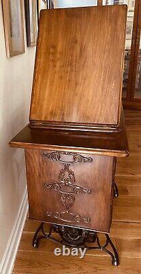 1910 Singer Treadle Sewing Machine 6 drawer cabinet Ornate