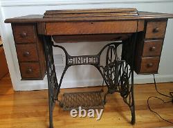 1910 Singer Treadle Sewing Machine with 7 drawer Cabinet Exc. Condition extras