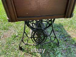 1910s SINGER SEWING MACHINE TREADLE PEDAL HARD TO FIND EGYPTIAN SPHINX DESIGN