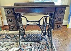 1912 Treadle Singer Sewing Machine in Refinished 7 Drawer Cabinet G2374363 Works
