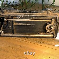 1913 Singer 66 RED EYE Sewing Machine SN G275227 Rusted for Decor or Repair