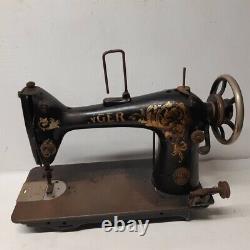 1915 Singer 103 Industrial tailor's sewing machine G3906485