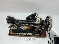 1915 Singer Model 66 Sewing Machine, Motor Works, with travel case, Redeye Decals