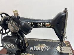 1915 Singer Model 66 Sewing Machine, Motor Works, with travel case, Redeye Decals