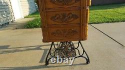 1916 Singer Treadle Sewing Machine. Model 66 With 7 Drawers. Very Ornate
