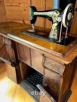 1917 Singer Model 66 Treadle Sewing Machine In Drawing Room Cabinet