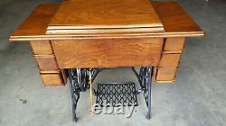 1917 Singer Treadle Sewing Machine. Model 66 With 7 Drawers. Very Ornate
