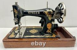 1919 Singer Model 128 La Vencedora Portable Sewing Machine & Oak Bentwood Case