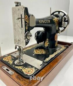 1919 Singer Model 128 La Vencedora Portable Sewing Machine & Oak Bentwood Case