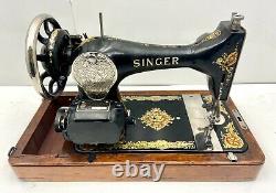 1919 Singer Model 128 La Vencedora Portable Sewing Machine & Oak Bentwood Case