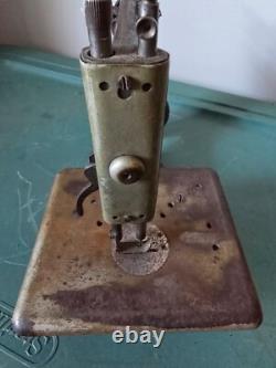 1920 SINGER 24-26 Chainstitch Sewing Machine Vintage RARE. Serial # G7973449