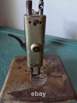 1920 SINGER 24-26 Chainstitch Sewing Machine Vintage RARE. Serial # G7973449