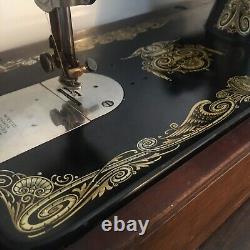 1920 Singer Sewing Machine 115 Wings Decal Motorized Attachments & Bentwood Case