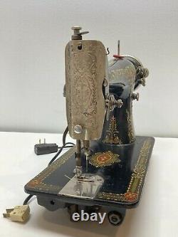 1920 Singer sewing machine WW2 extra parts works has badge serial G8001538 #143