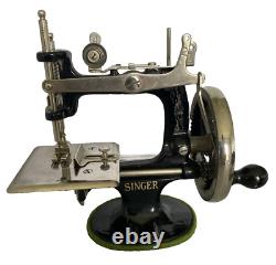 1920's Antique Singer Model 20 Sewhandy Child's Toy Sewing Machine withClamp