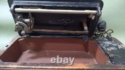 1920's Singer Sewing Machine With Wood Case And Knee Control Lever